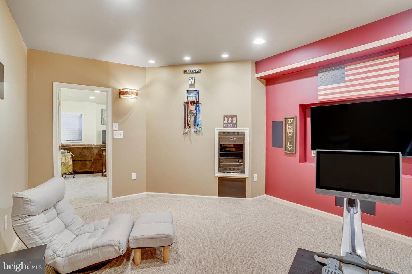 6985 Forepond Court photo 37