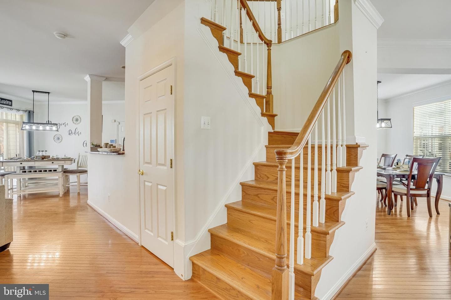 6985 Forepond Court photo 4