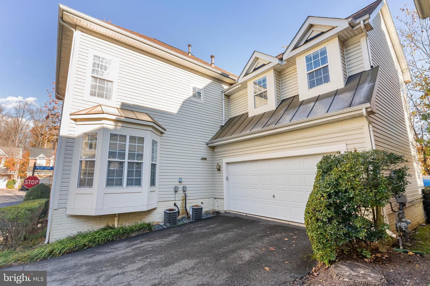 6985 Forepond Court photo 44