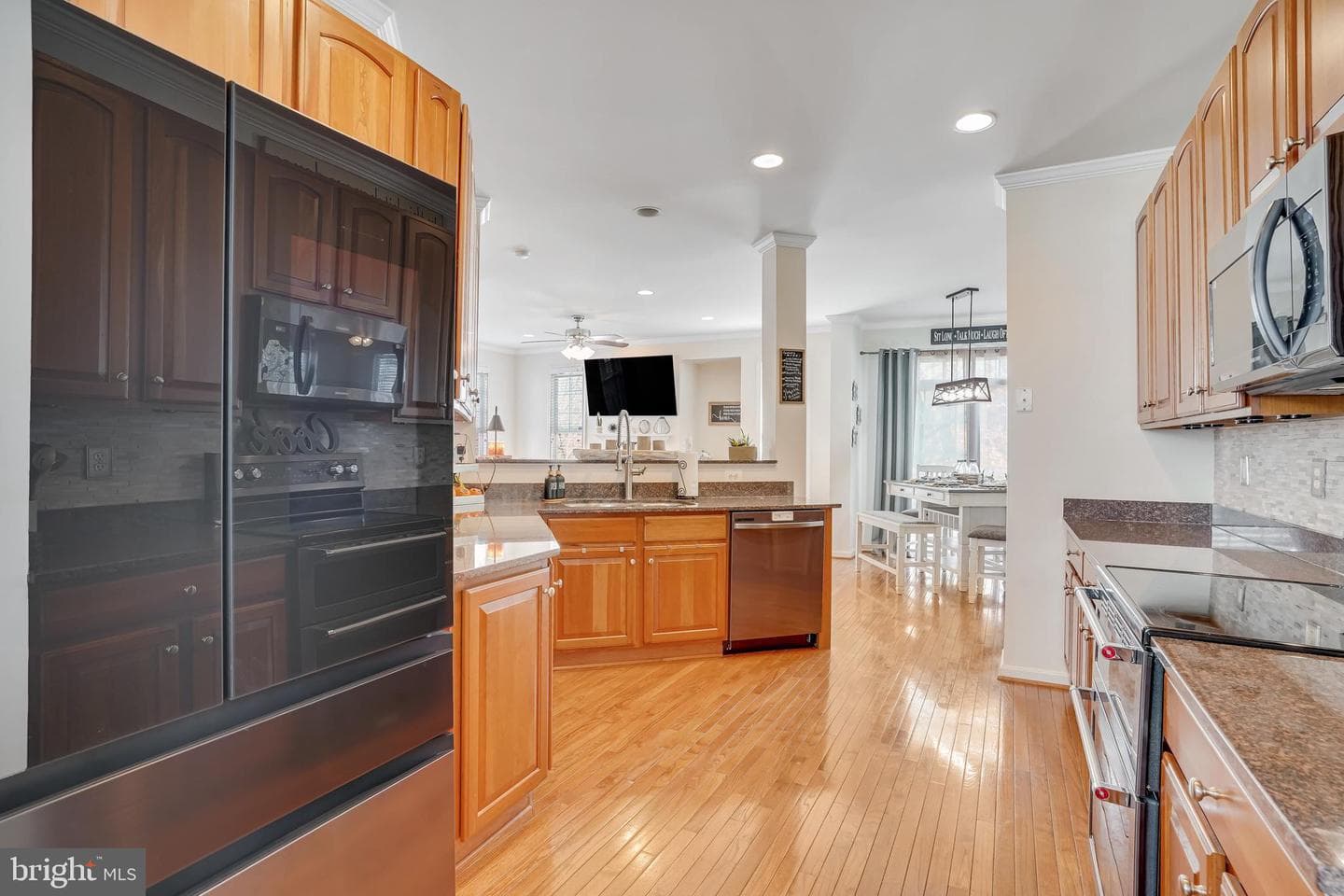 6985 Forepond Court photo 9