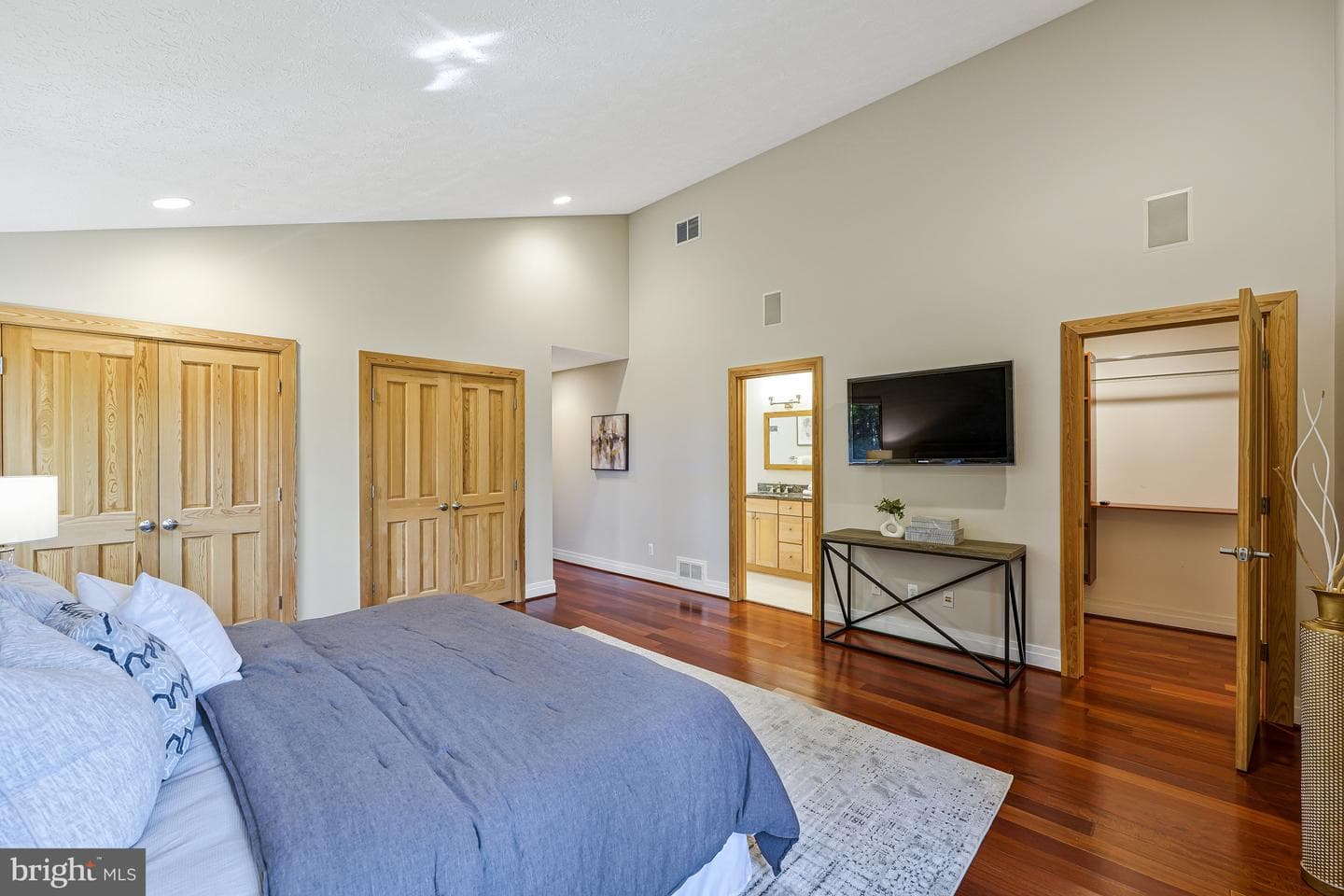 10226 Cedar Pond Drive photo 25