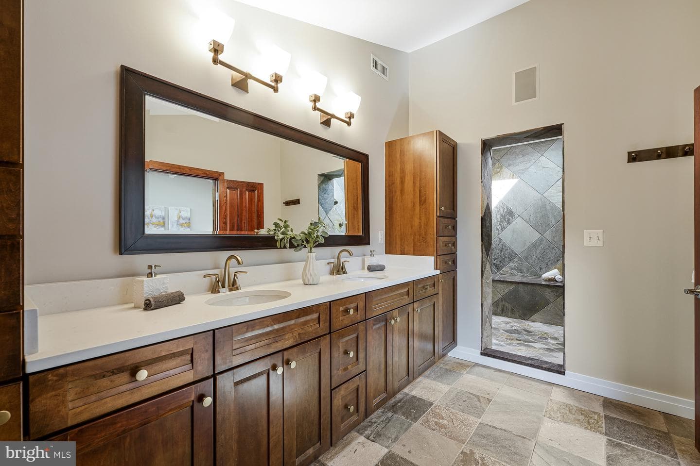10226 Cedar Pond Drive photo 35
