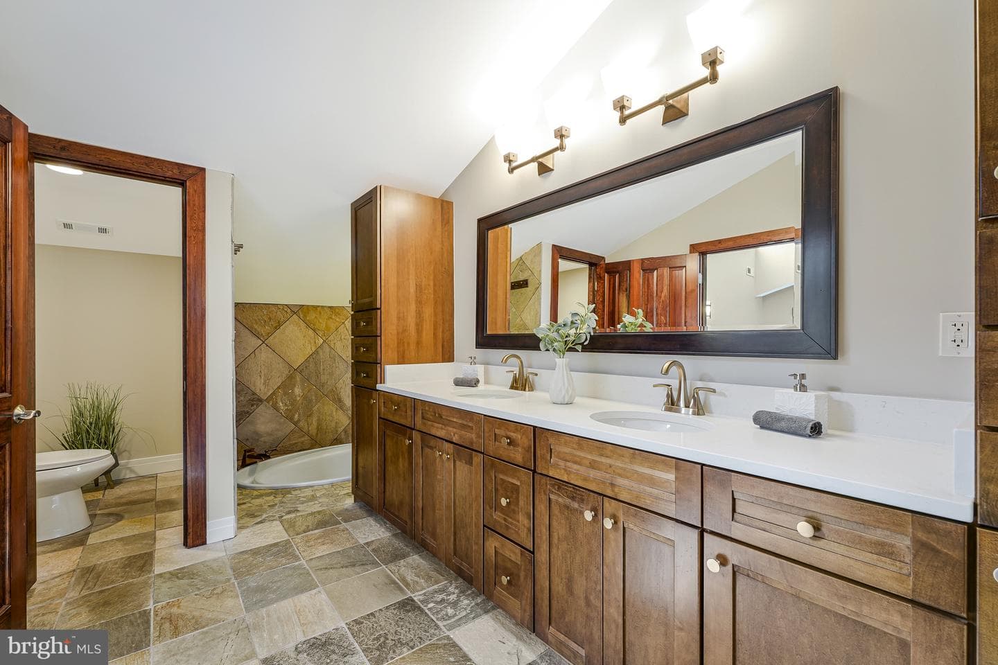 10226 Cedar Pond Drive photo 36