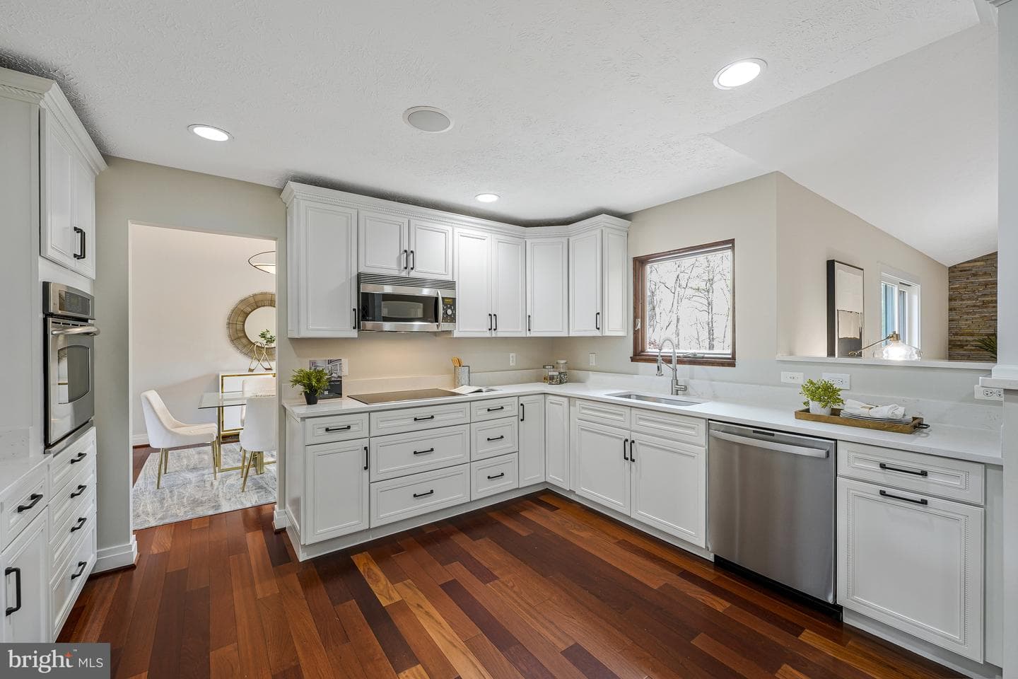 10226 Cedar Pond Drive photo 9