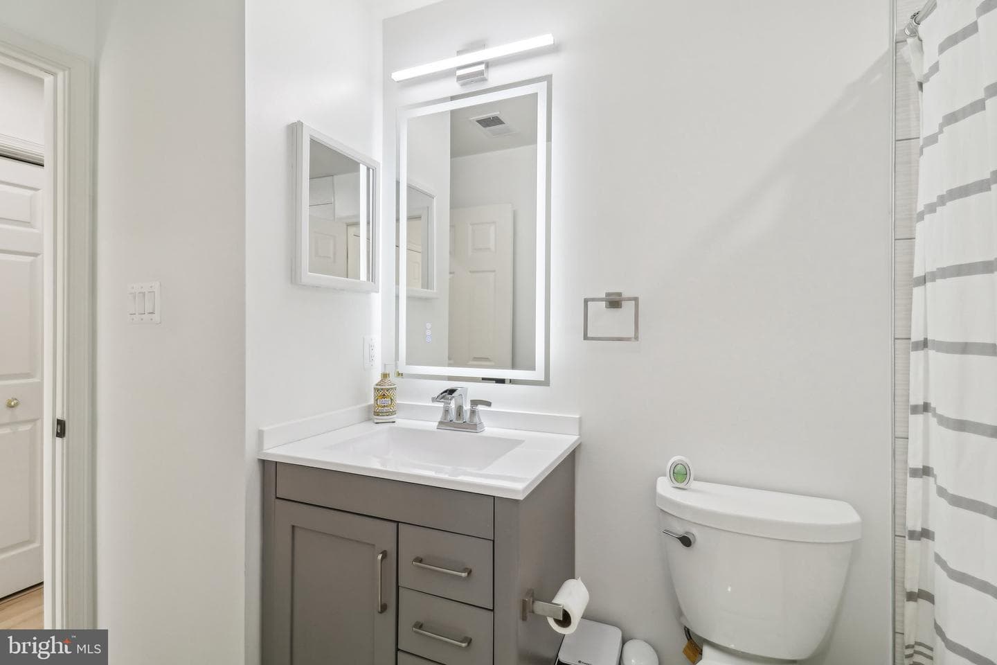 3828 Highland Oaks Drive photo 28