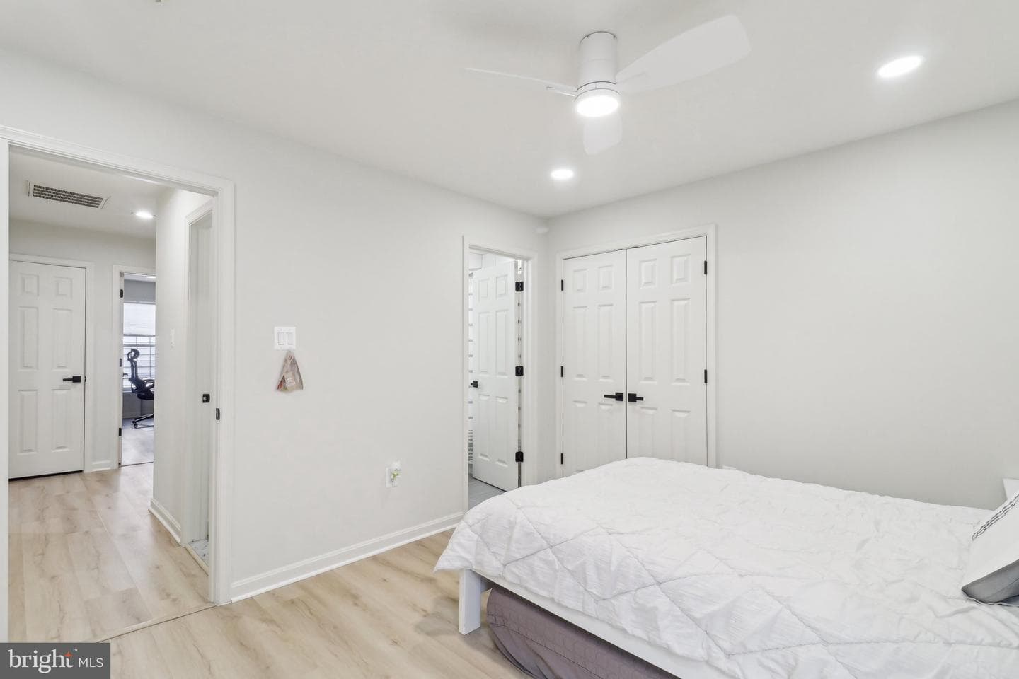 3828 Highland Oaks Drive photo 30