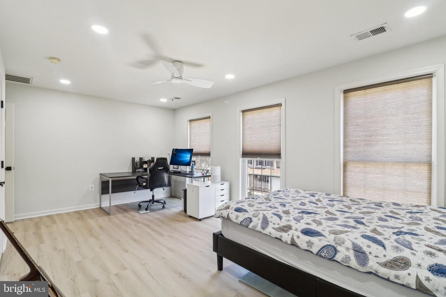 3828 Highland Oaks Drive photo 48
