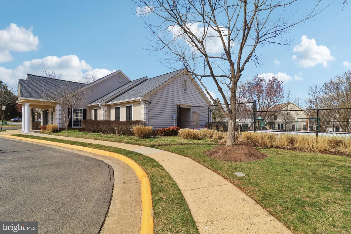 3828 Highland Oaks Drive photo 70