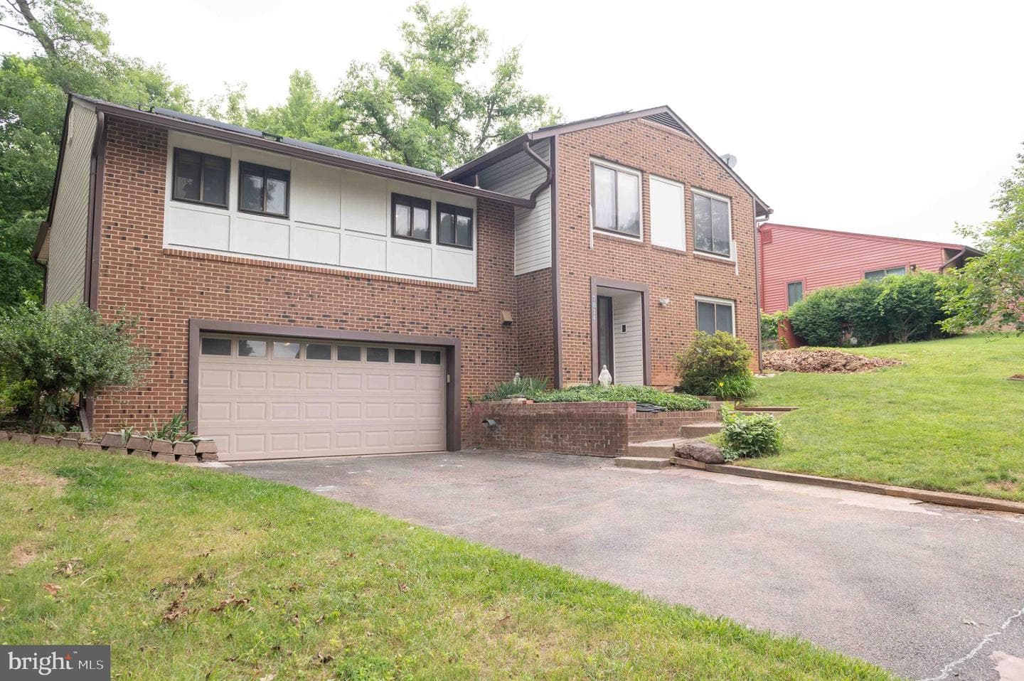 7814 Wendy Ridge Lane photo 2