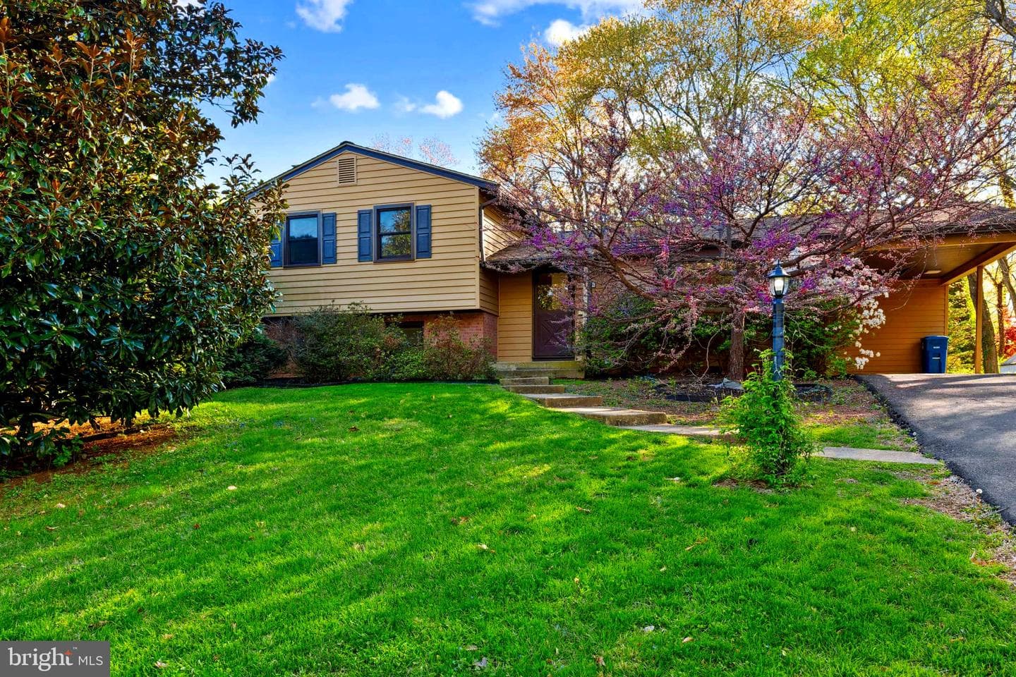 4728 Redfern Court