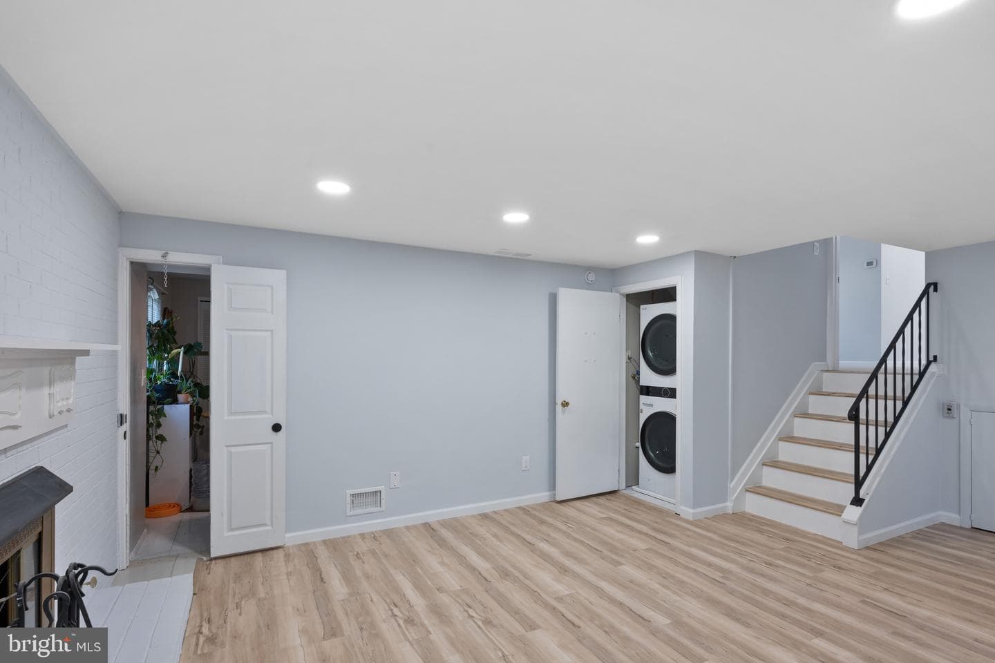 4728 Redfern Court photo 34