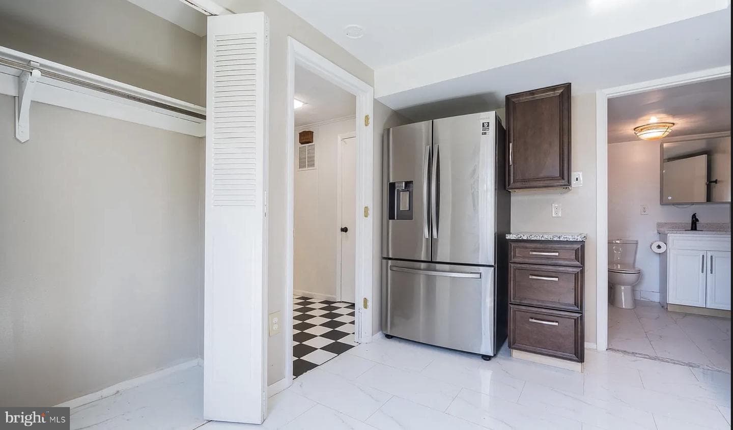 4728 Redfern Court photo 45