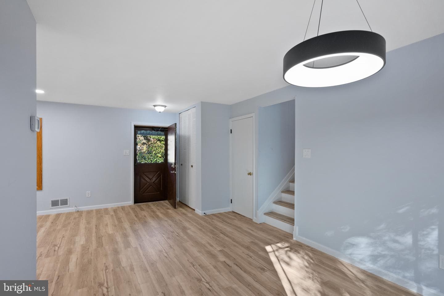 4728 Redfern Court photo 5