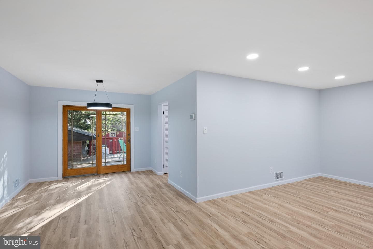 4728 Redfern Court photo 8