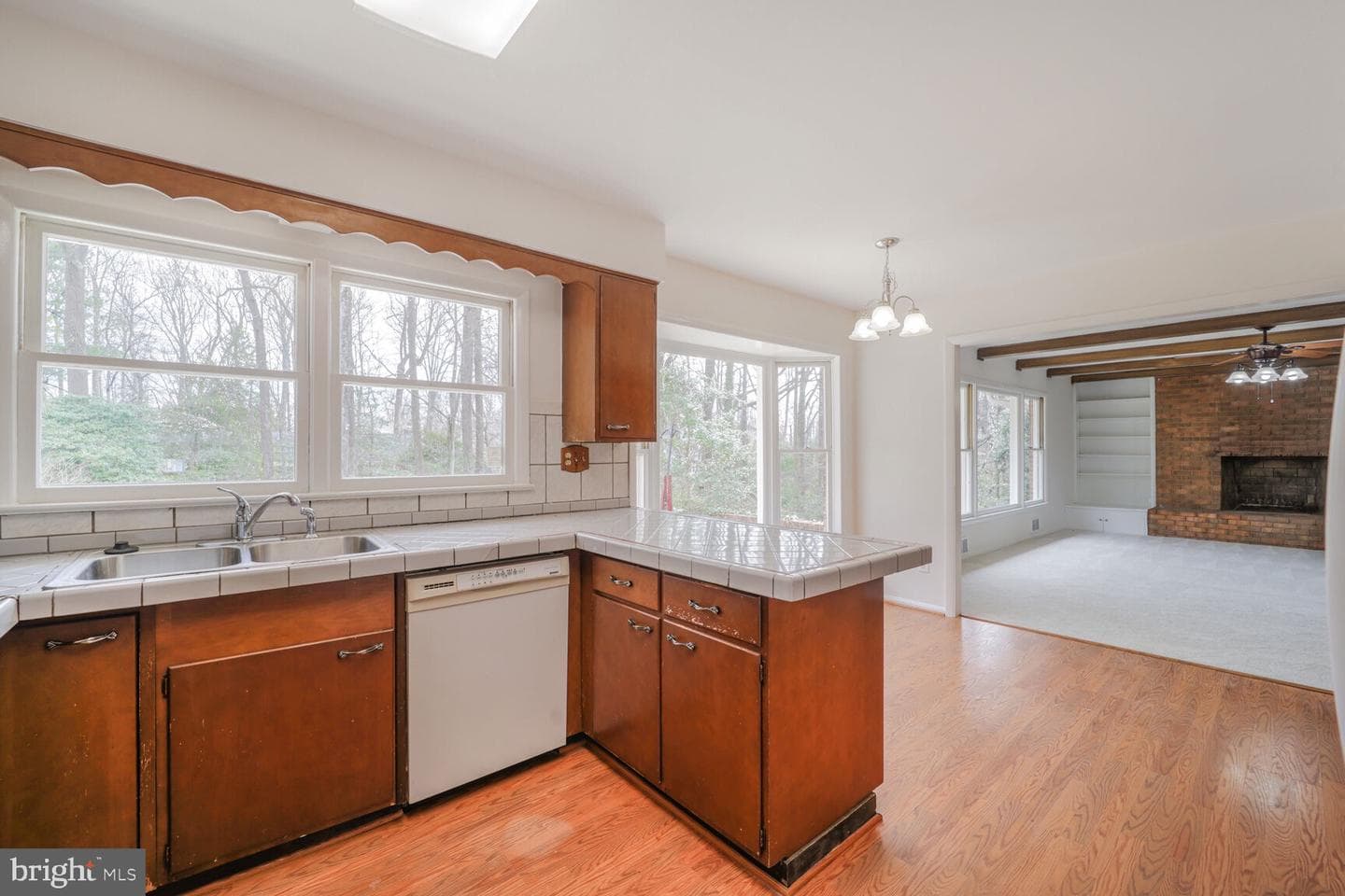 5017 Ravensworth Road photo 7