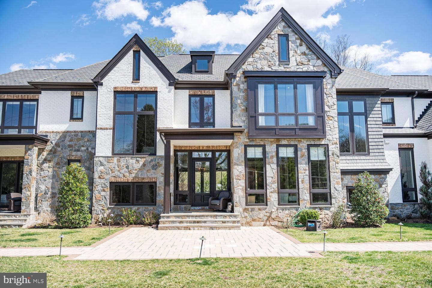 1109 Towlston Road photo 3