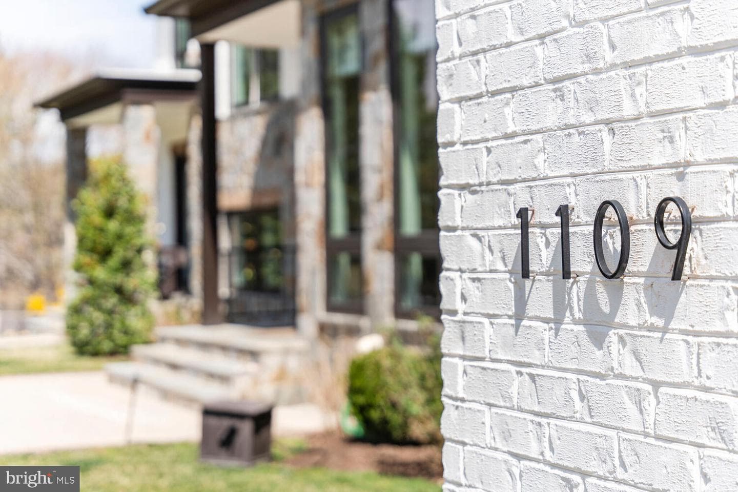 1109 Towlston Road photo 5