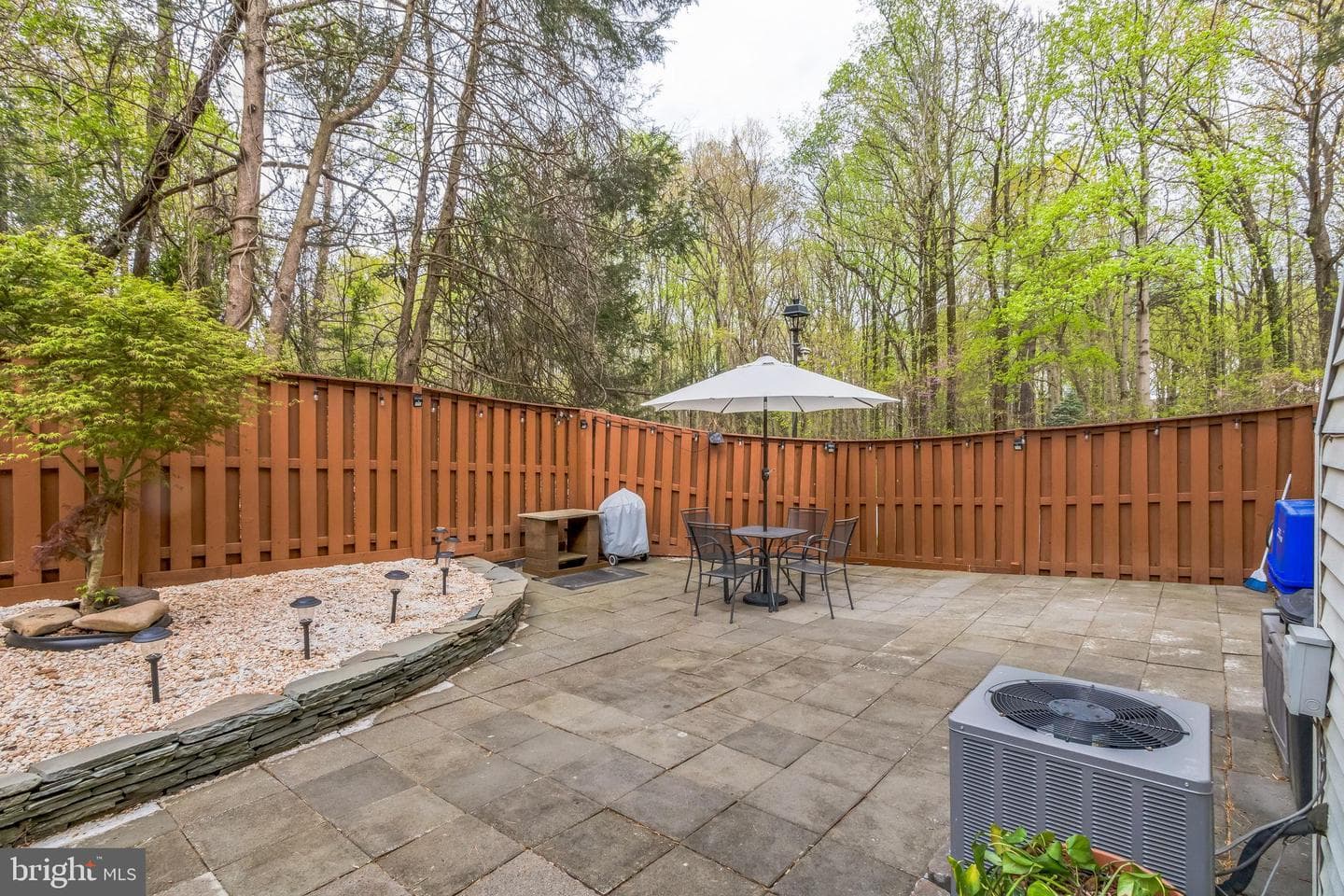 7449 Foxleigh Way photo 10