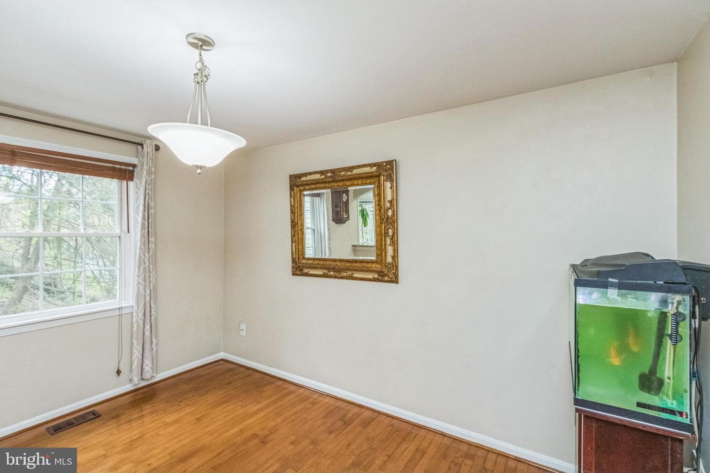 7449 Foxleigh Way photo 23