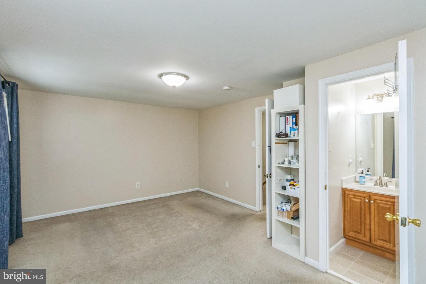 7449 Foxleigh Way photo 25