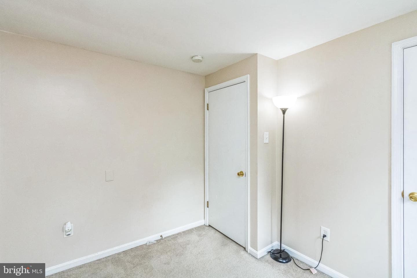 7449 Foxleigh Way photo 34