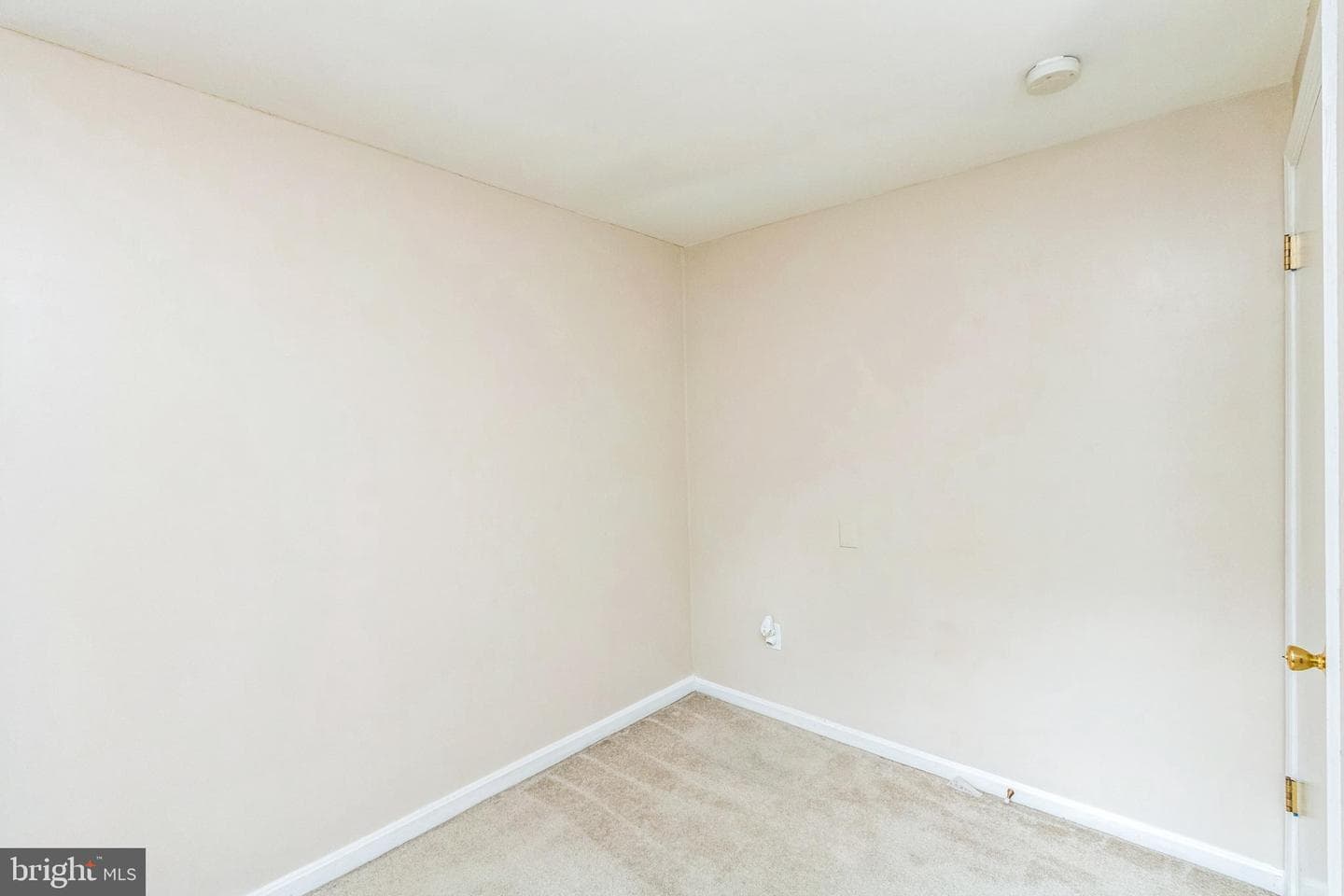 7449 Foxleigh Way photo 35