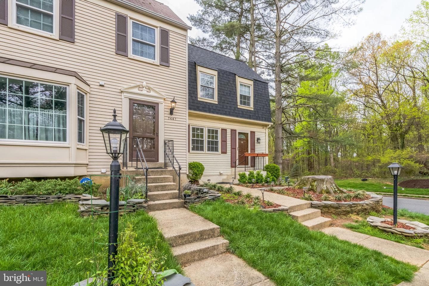7449 Foxleigh Way photo 4