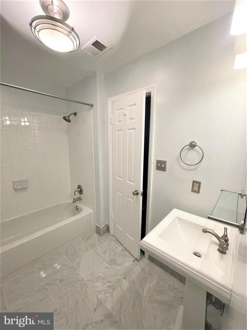 4555 Interlachen Court #h photo 10
