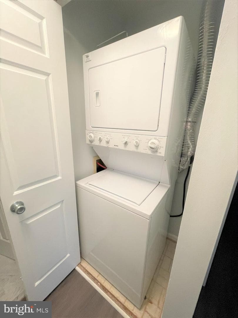 4555 Interlachen Court #h photo 14