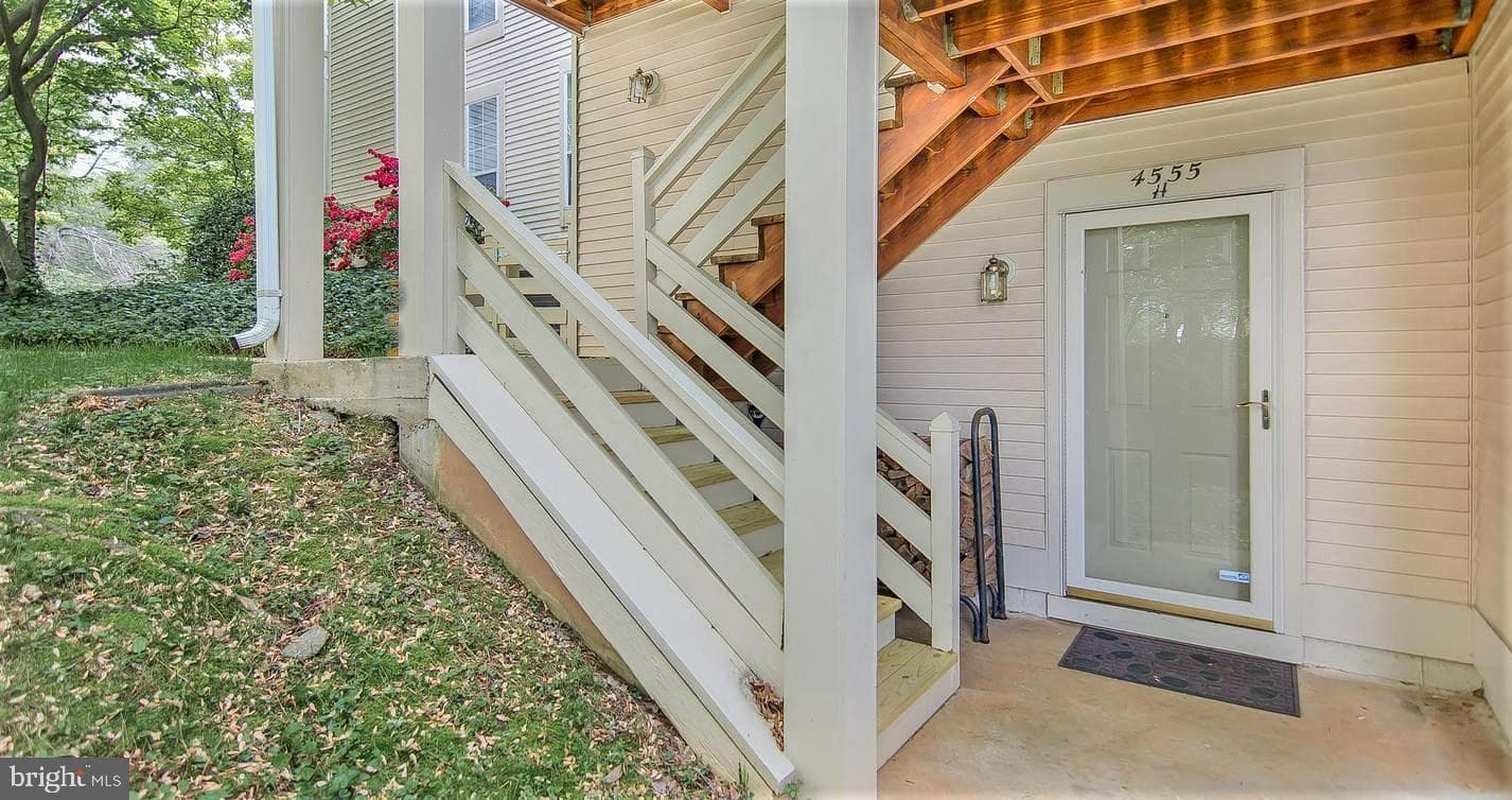 4555 Interlachen Court #h photo 2