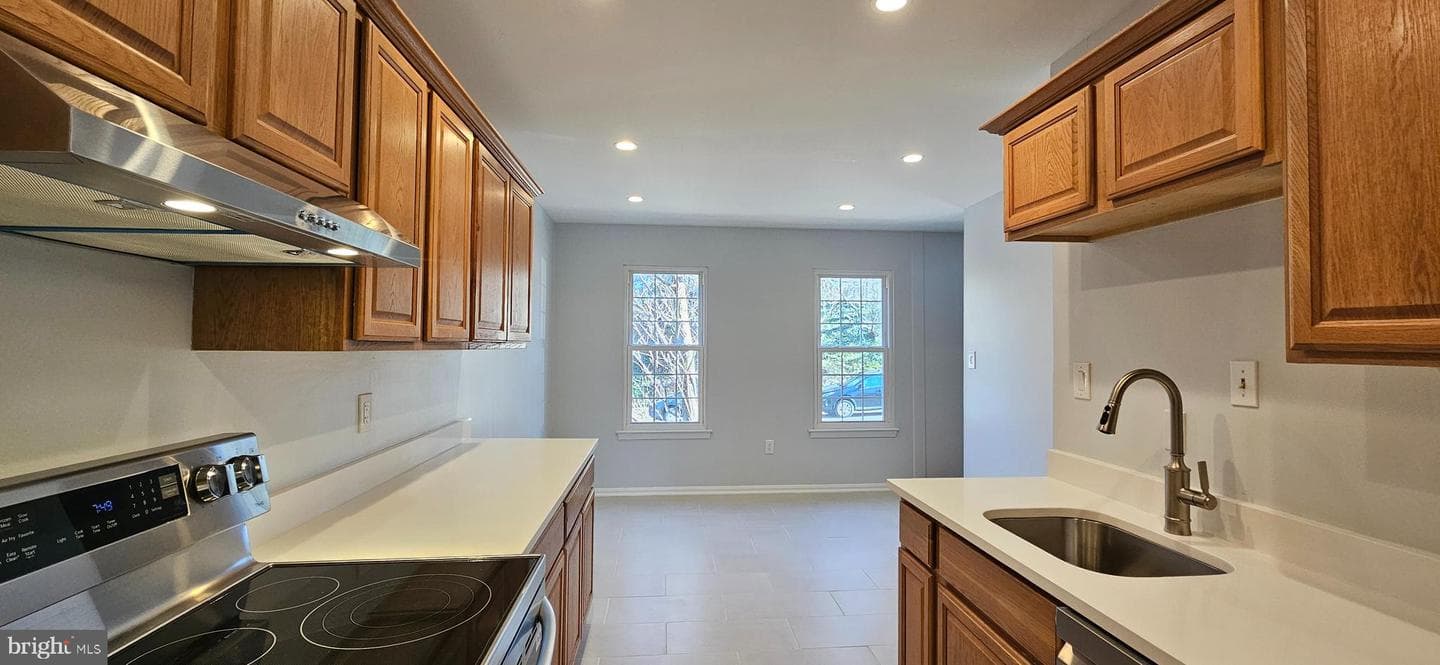 8210 Stationhouse Court photo 15