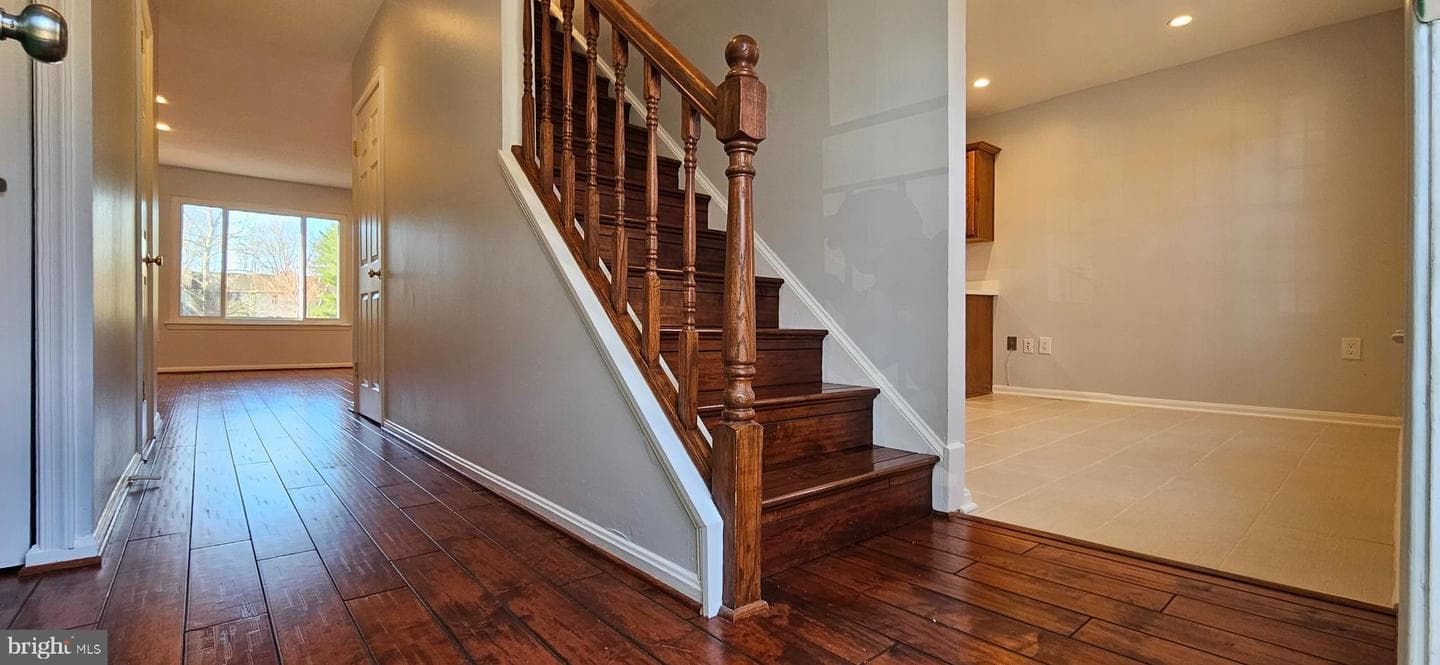 8210 Stationhouse Court photo 3