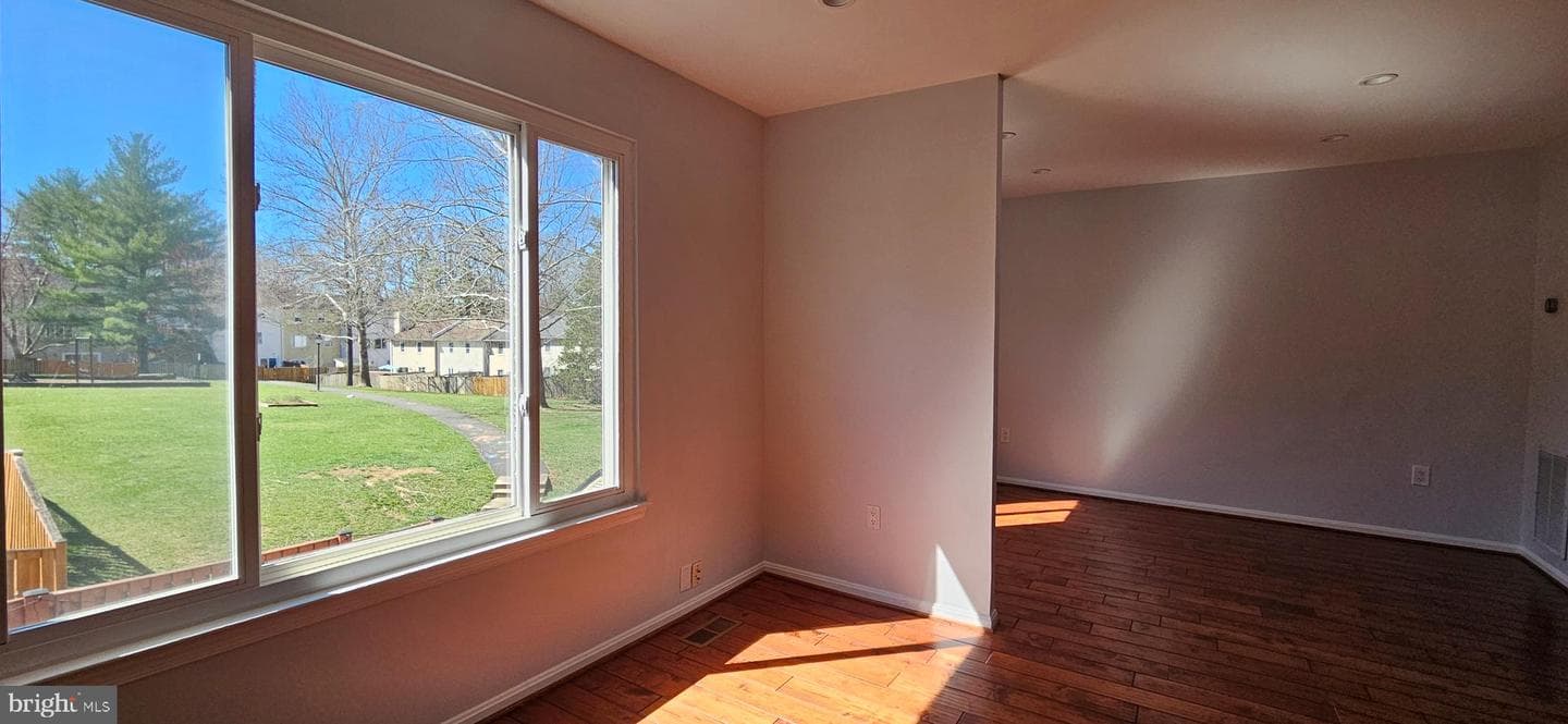 8210 Stationhouse Court photo 8