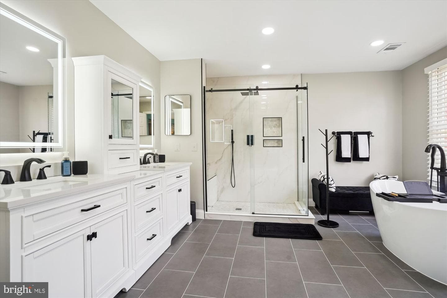 8535 Oak Chase Circle photo 33