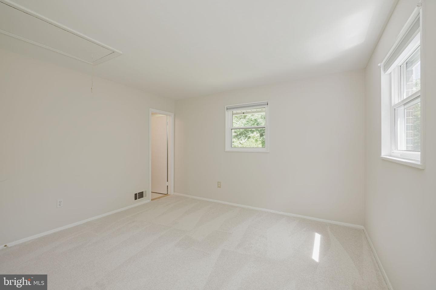 5004 Eastchester Circle photo 24