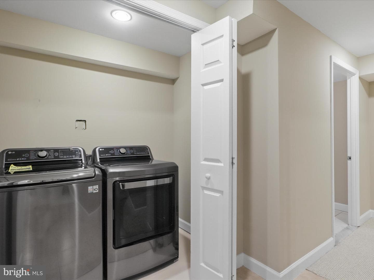7407 Austin Street photo 34