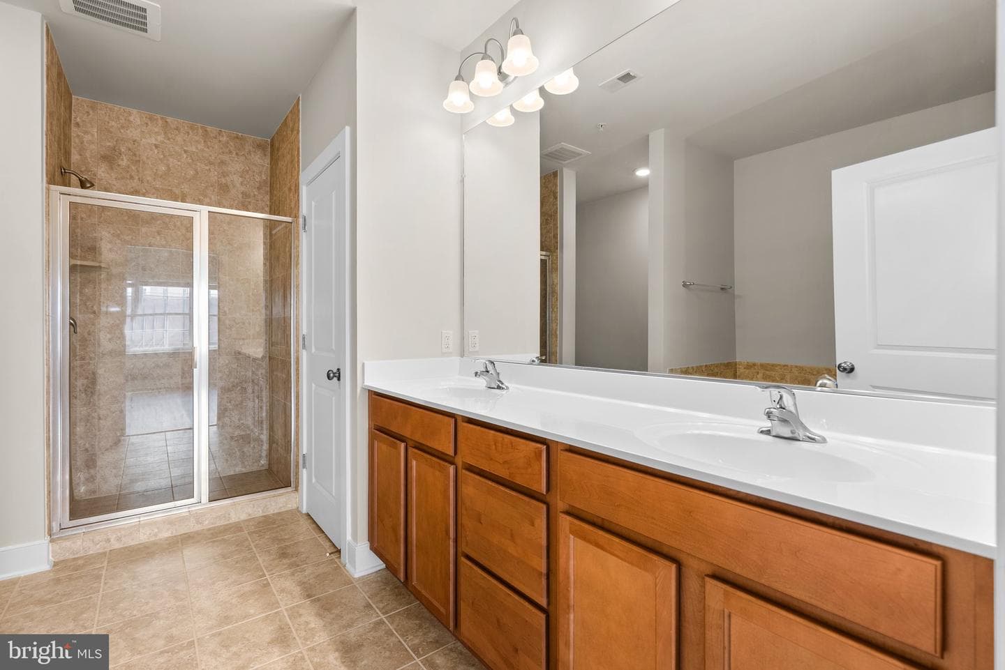 9521 Bastille Street #201 photo 37