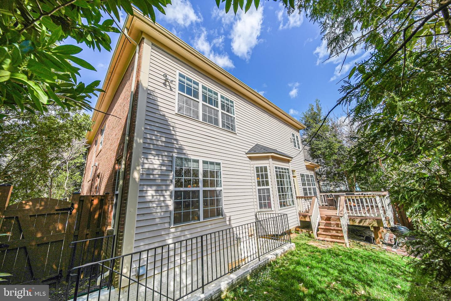 2185 Sandburg Street photo 52