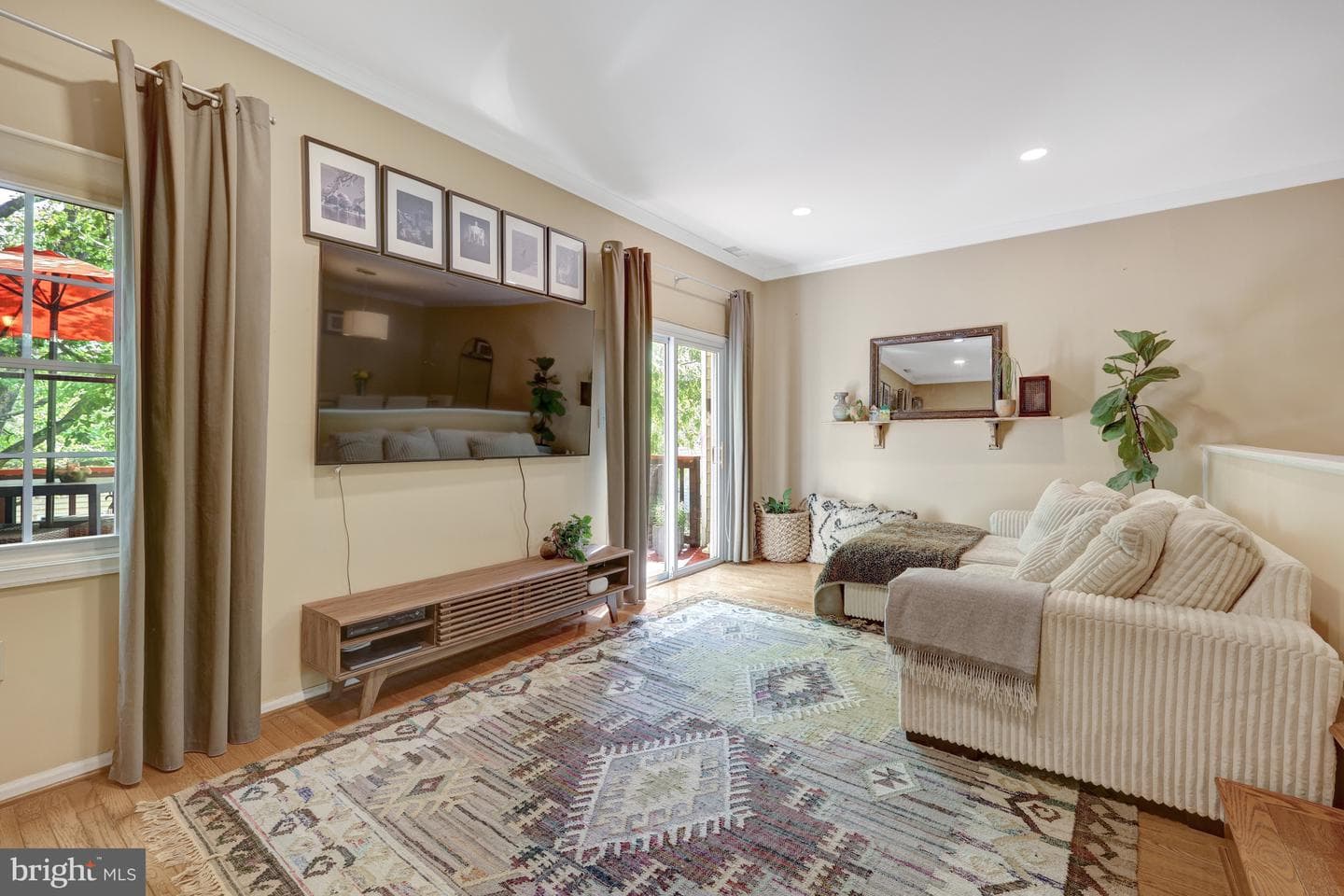 9857 Oakdale Woods Court photo 3