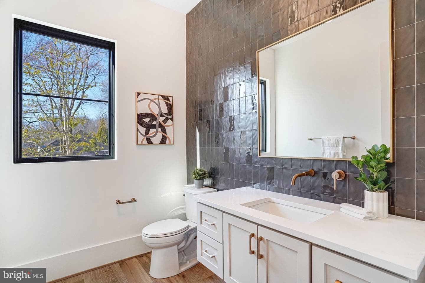 3946 N Dumbarton Street photo 25