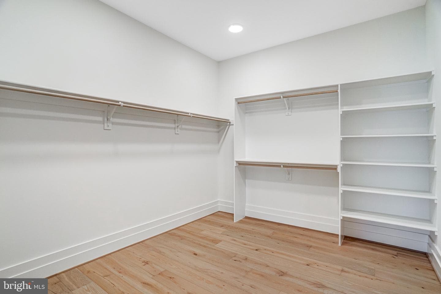 3946 N Dumbarton Street photo 29