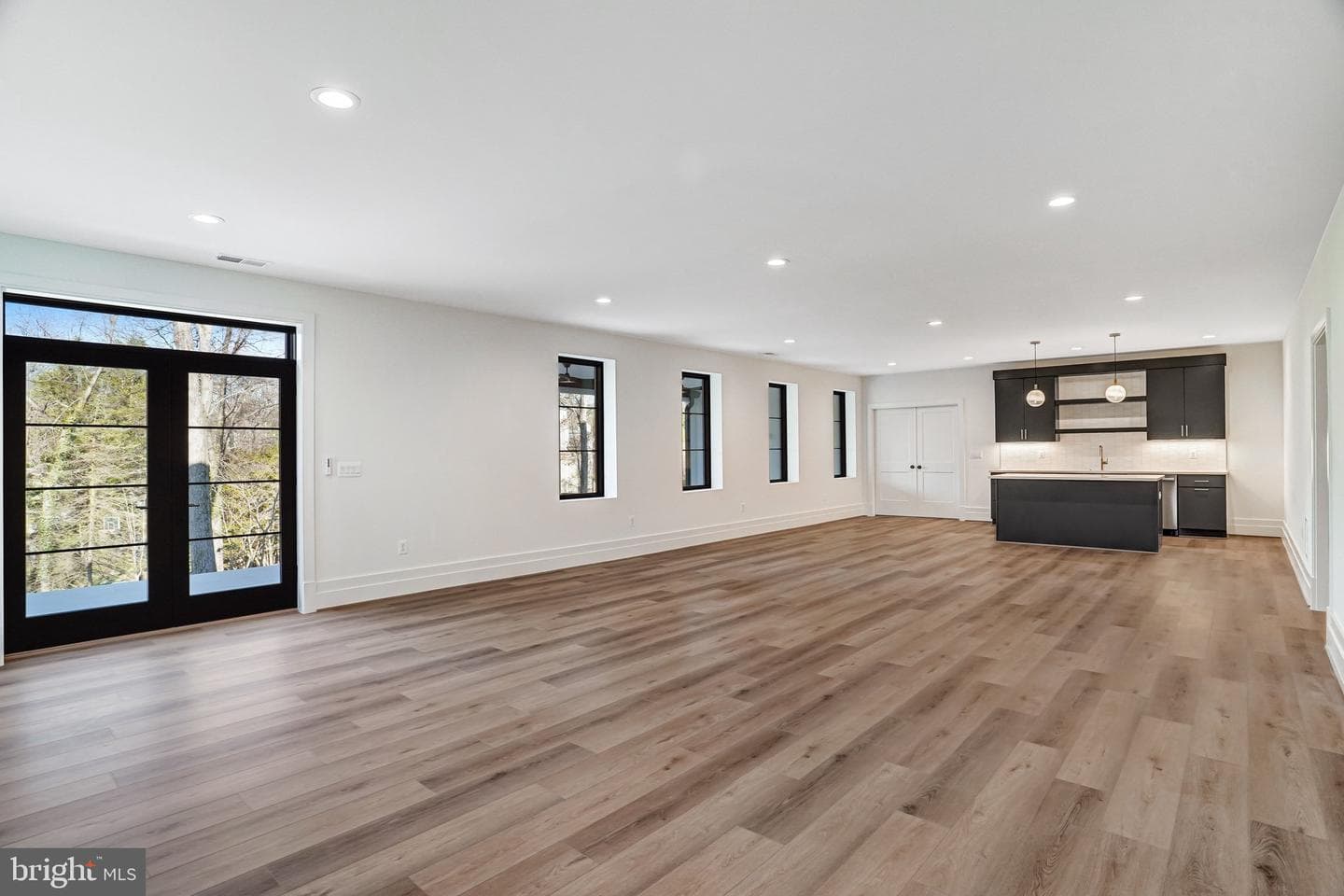 3946 N Dumbarton Street photo 57