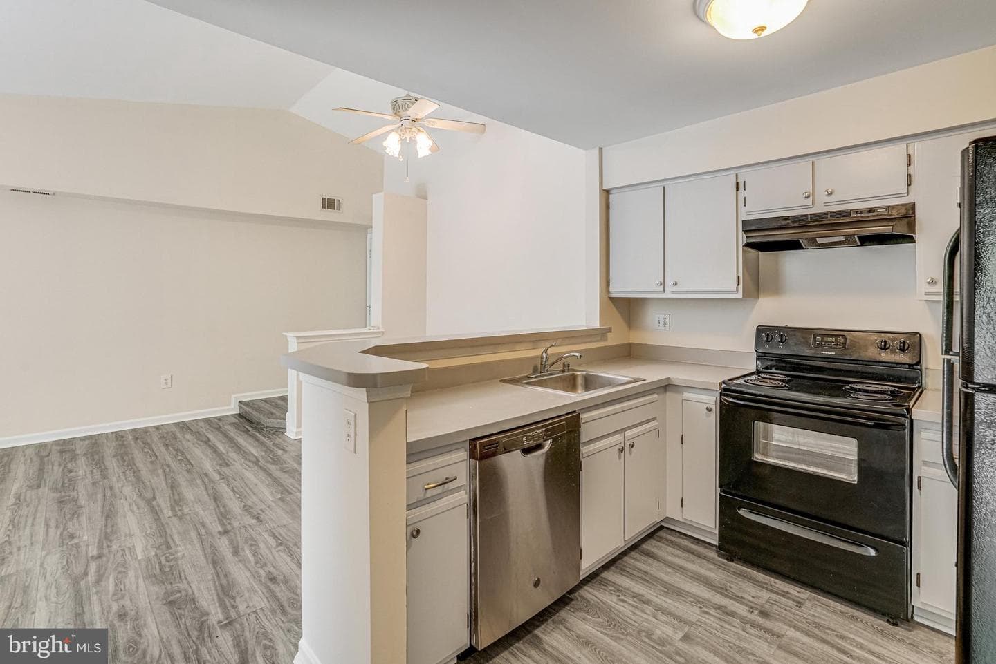 6908-J Victoria Drive #j photo 12
