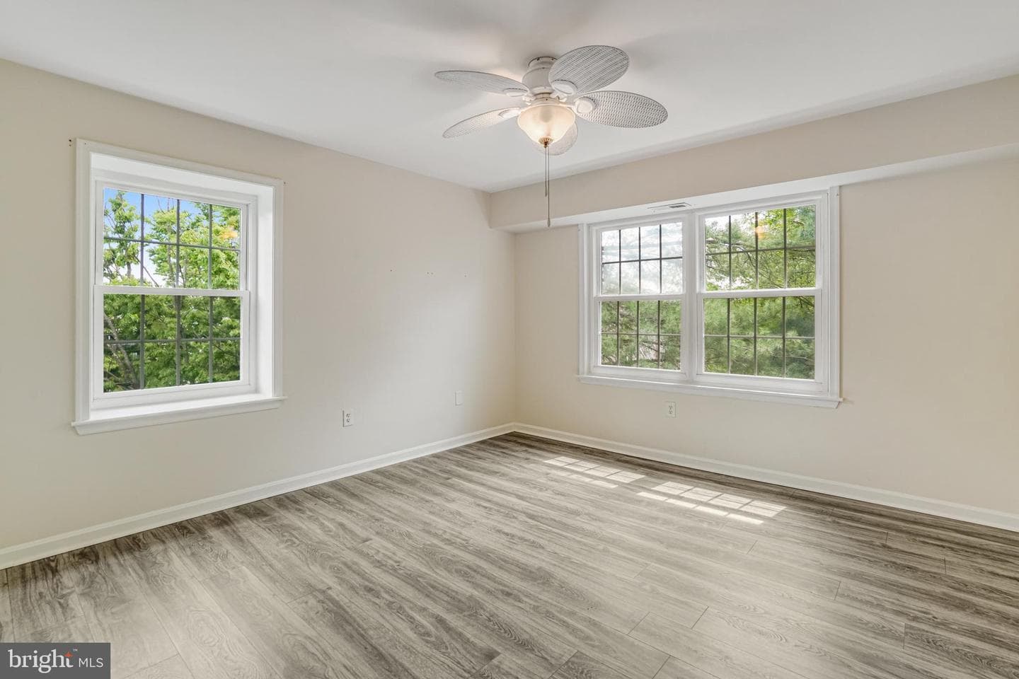 6908-J Victoria Drive #j photo 17