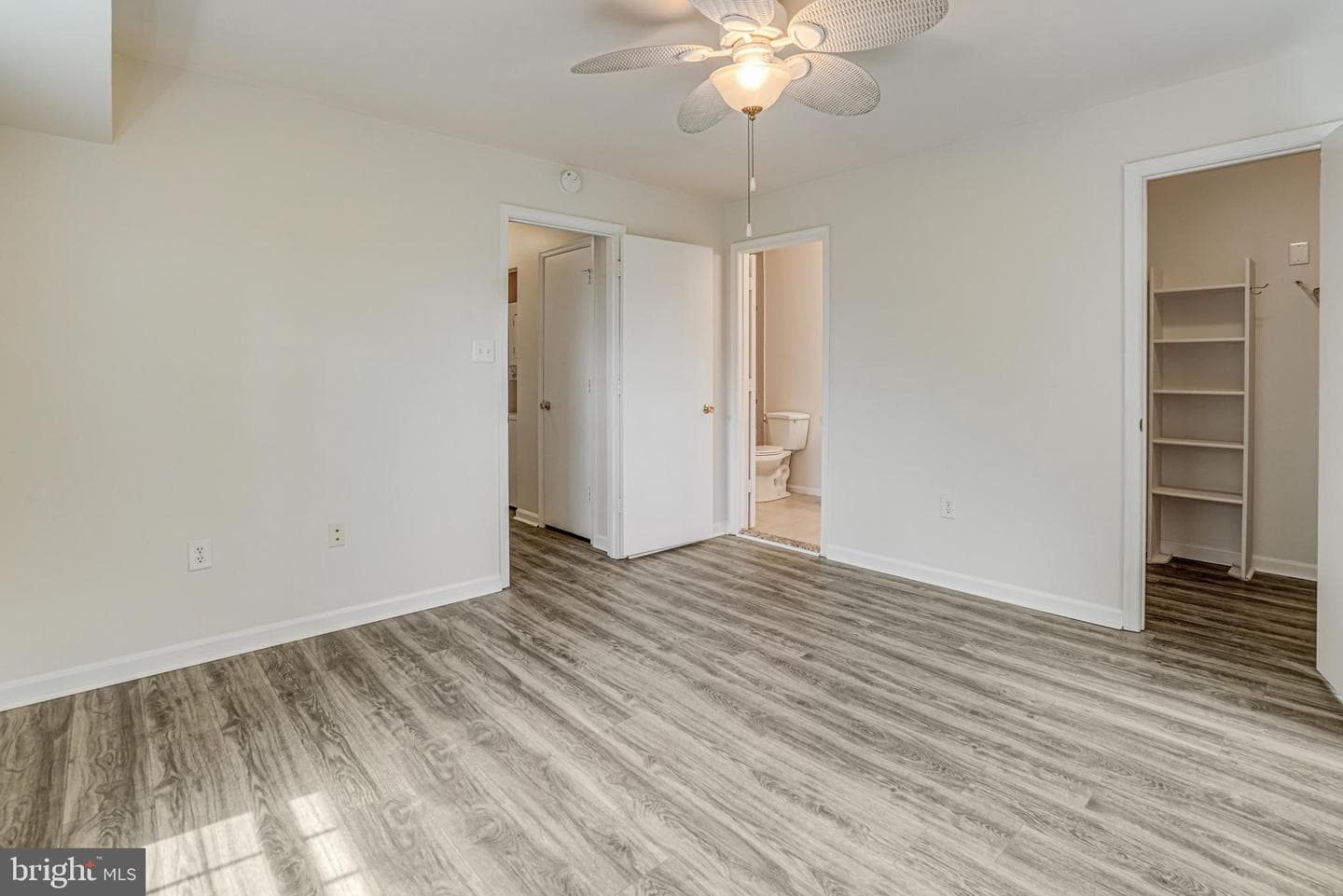 6908-J Victoria Drive #j photo 19