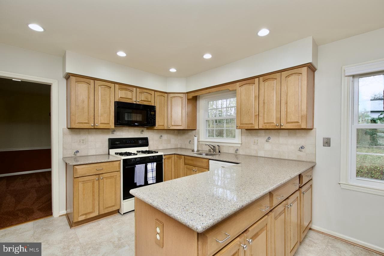 10174 Red Spruce Road photo 12