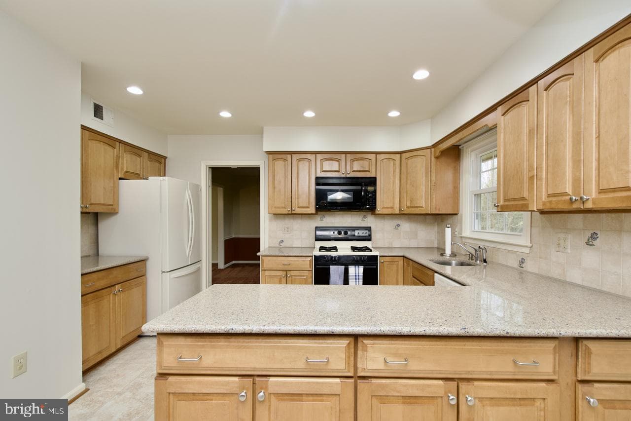 10174 Red Spruce Road photo 13