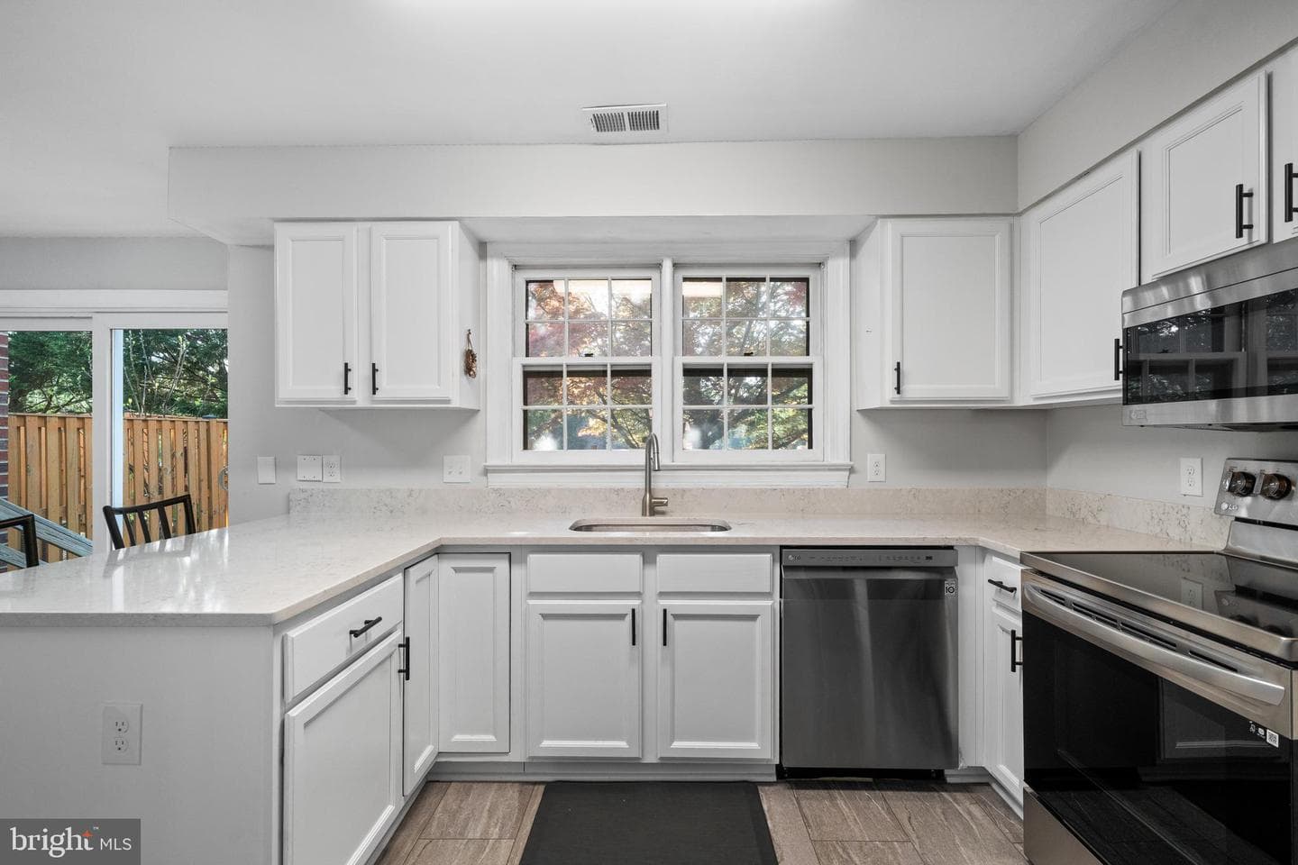 6062 Estates Drive photo 11
