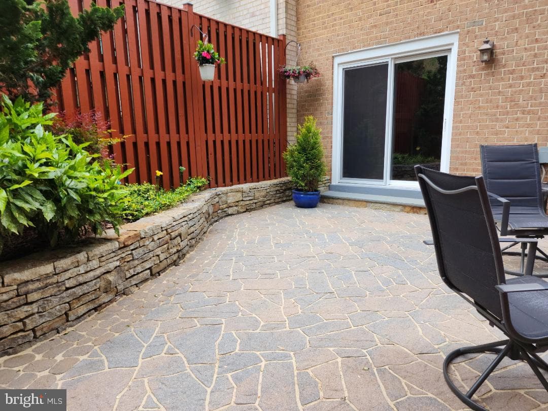2423 Alsop Court photo 35