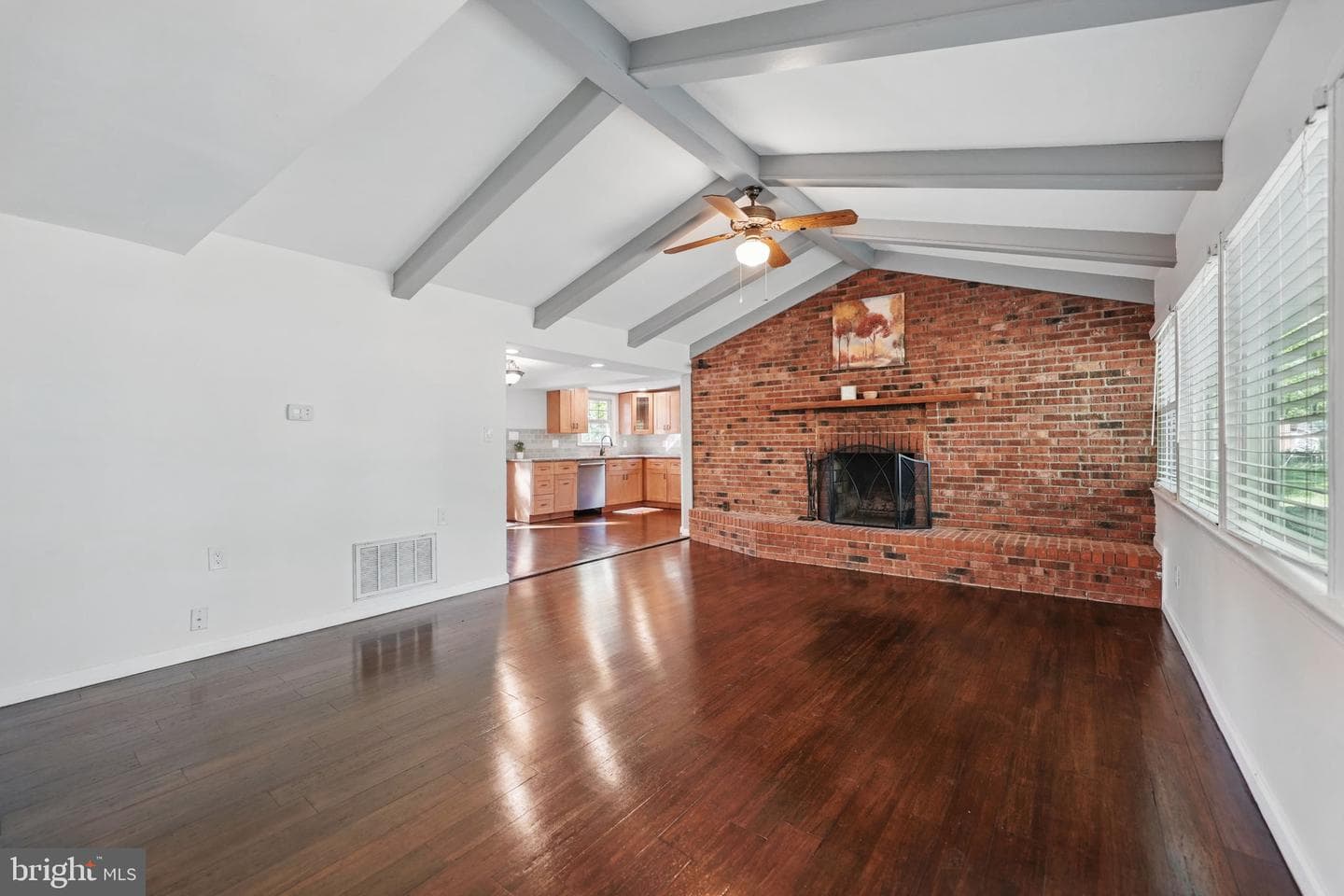 10515 Midway Lane photo 3